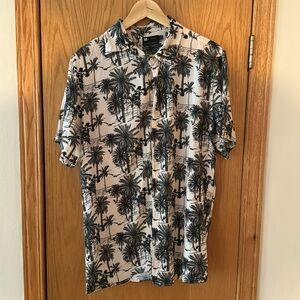 Simon’s L 100% viscose made in Italy button up short sleeve